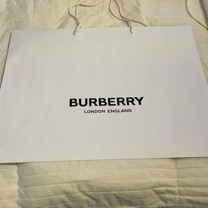Berberry Authentic Paper white bag. Approx. Measurements shown in the pictures